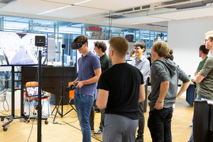  Mit VR-Brillen konnten Studenten durch ihre digital geplanten Gebäude spazieren. 