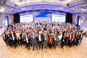  Gruppenfoto der Teilnehmer am buildingSMART International Standards Summit 2019 in Düsseldorf 