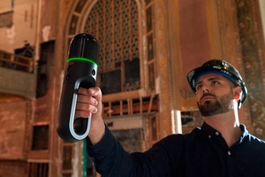  Der Leica-„BLK2GO“-Handheld-Laserscanner benötigt weder Stativ noch Kabel und erfasst 3D-Umgebungen in der Bewegung. 