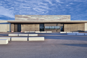  <div class="bildtext">Das Torwachgebäude der Justizvollzugsanstalt Gablingen.</div> 